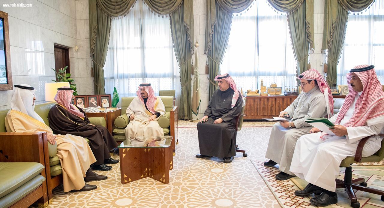 سمو أمير ⁧‫الرياض‬⁩ يبحث مع نائب وزير النقل الحلول لمعوقات المشروعات لإنجازها ويجتمع مع مجلس ادارة جمعية البر 